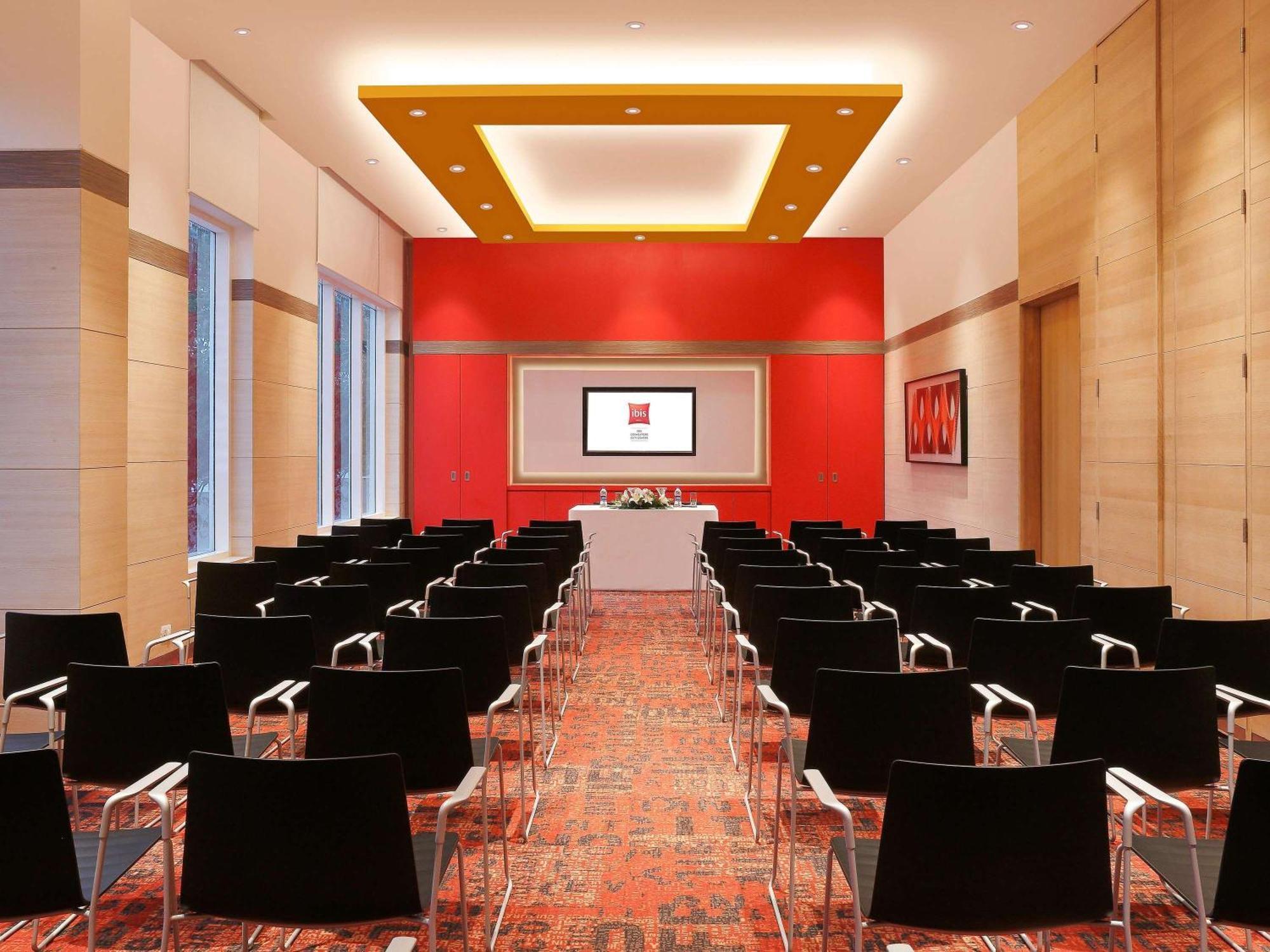 Ibis Coimbatore City Centre - An Accor Brand Bagian luar foto